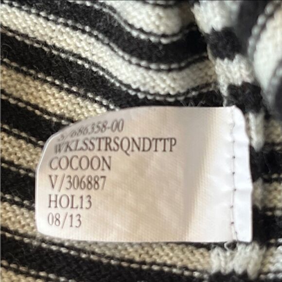 BANANA REPUBLIC Crew Sweater Black and White Striped with Sequins Women's XS - Picture 4 of 5
